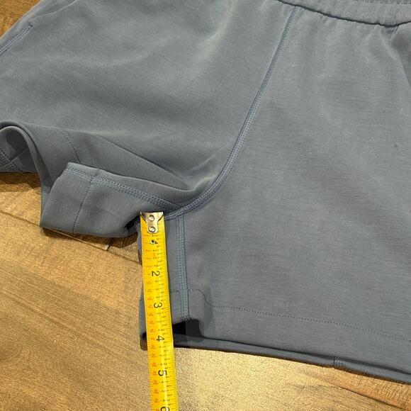 Lululemon Women's Softstreme High-Rise Short 4" Oasis Blue size 4 EUC - Picture 4 of 8
